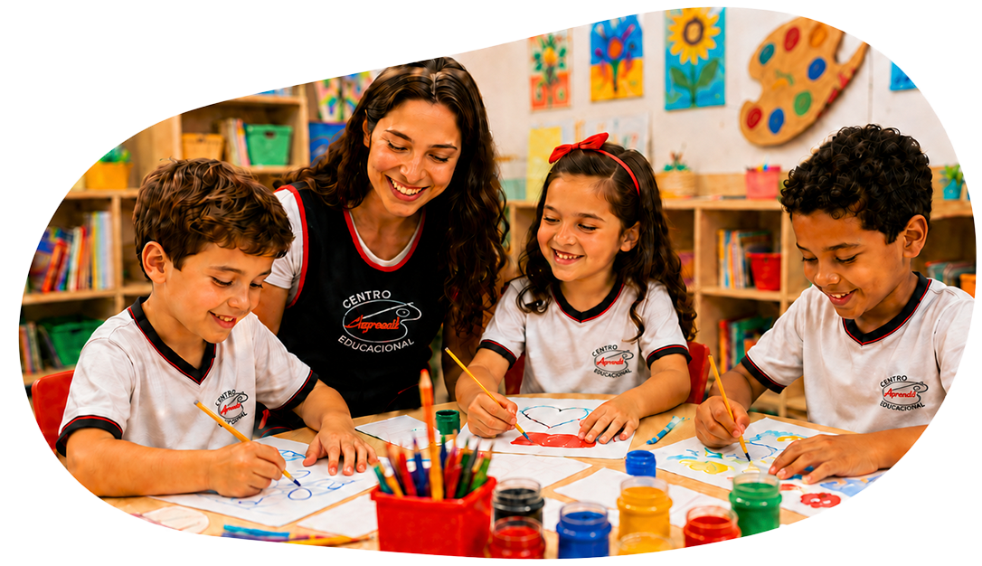 Crianças em atividade escolar no Centro Educacional Lazerart